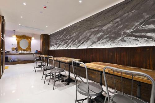 february hotel lions park daegu