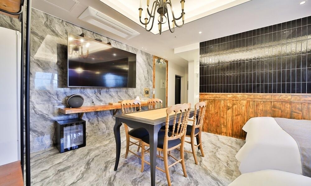 february hotel lions park daegu