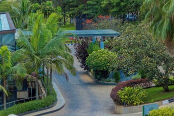 century park hotel and residences