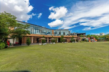 century park hotel and residences