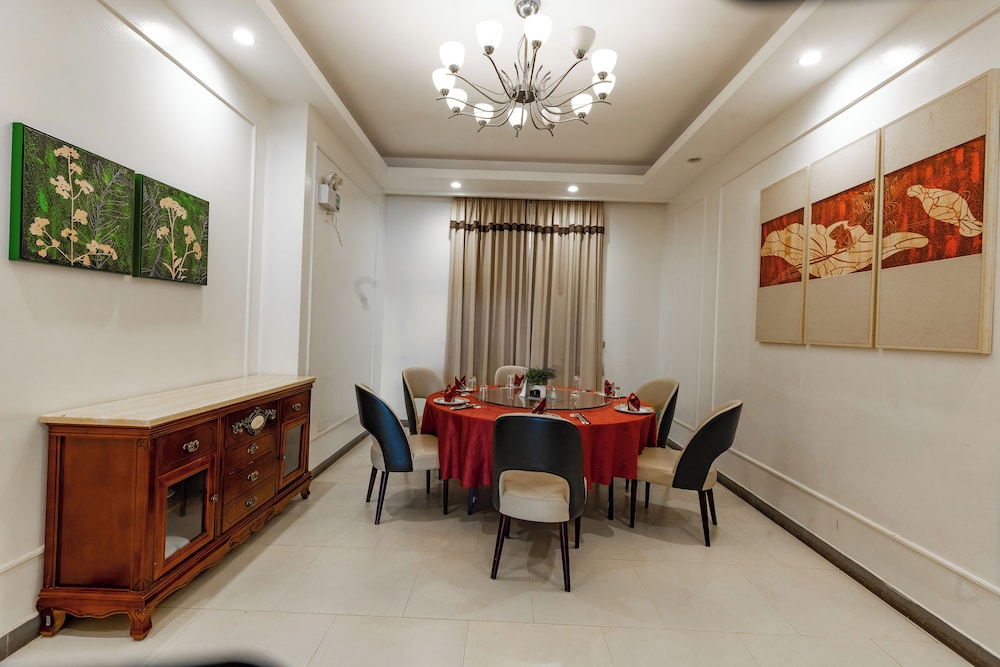 century park hotel and residences