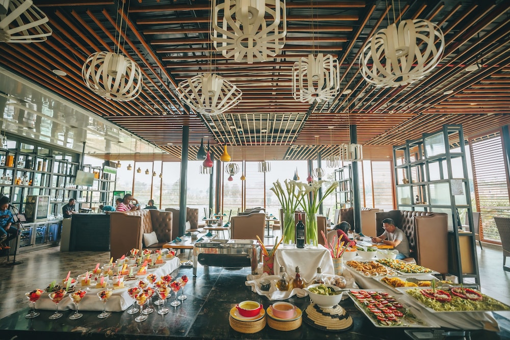 century park hotel and residences