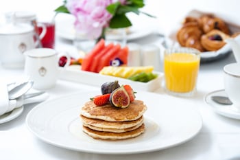 the waldorf hilton london