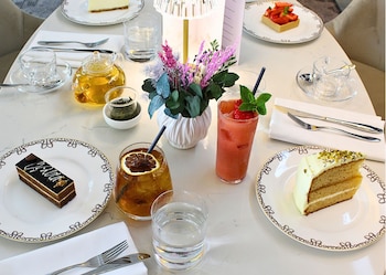 the waldorf hilton london