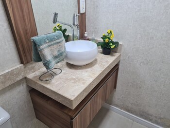 duplex 02 suites cond fechado 08 p