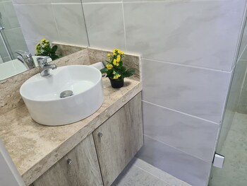 duplex 02 suites cond fechado 08 p