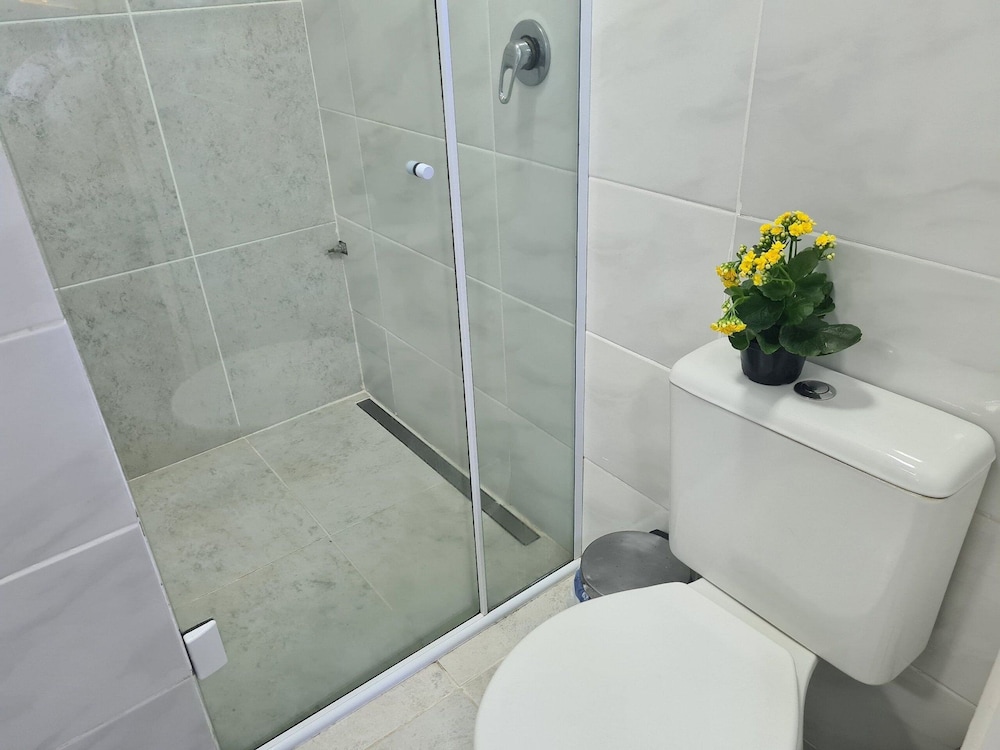 duplex 02 suites cond fechado 08 p