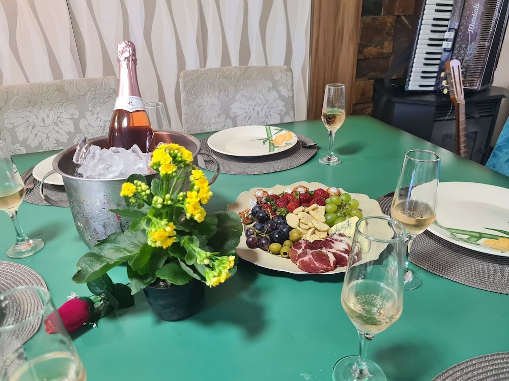 duplex 02 suites cond fechado 08 p