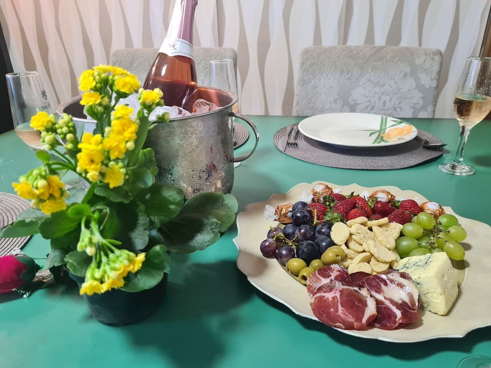 duplex 02 suites cond fechado 08 p