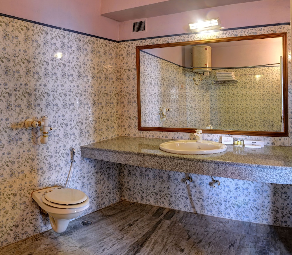 summit le royale hotel shimla