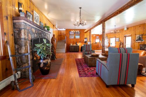 Camp Richardson Historic Resort,,2 star