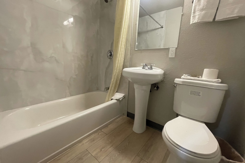 big 7 motel chula vista i 5