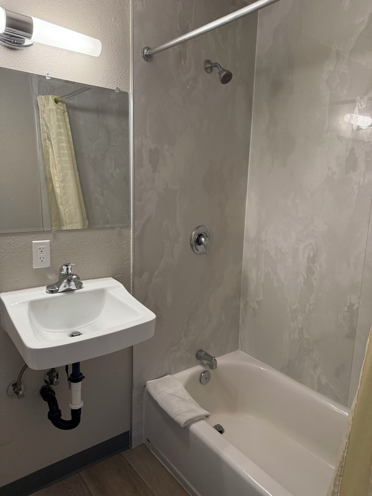 big 7 motel chula vista i 5