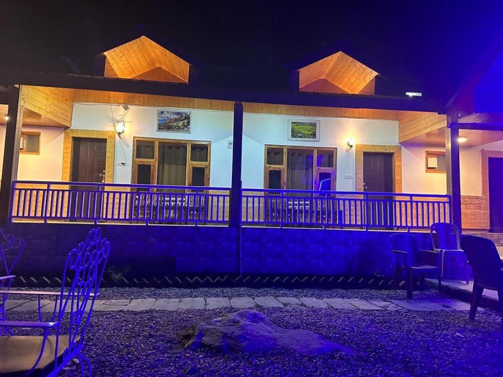 black martini luxury camps and cafe