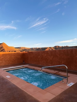 Zion White Bison Glamping & Rv Resort,,0 star