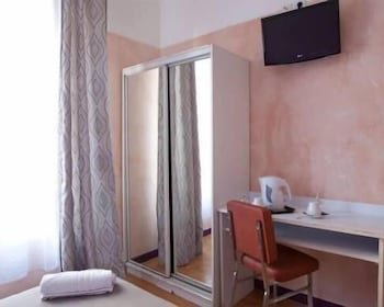 Hotel Victor Hugo,Chatillon>>Aulnay-Sous-Bois,2 star