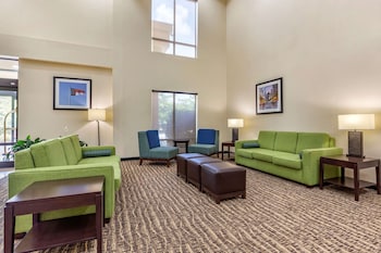 comfort suites clayton garner