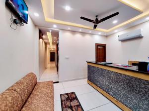 perfect stayz dwarkesh hotel near haridwar railway station