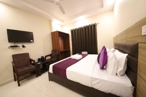 Perfect Stayz Dwarkesh - Hotel Near Haridwar Railway Station,,3 star