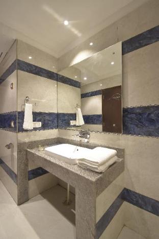 Grand Him Queen Hot And Cold Ac Centralized,,1 star