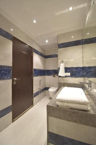 grand him queen hot and cold ac centralized