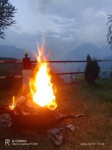 chaukhamba view resort