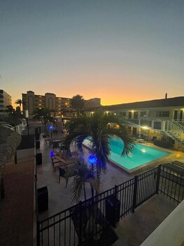 holiday isles resort