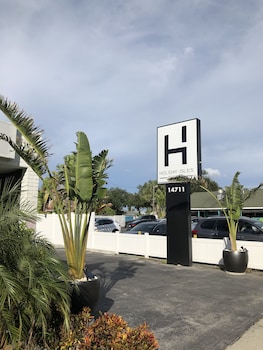 holiday isles resort
