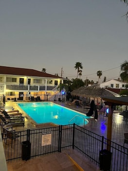 holiday isles resort