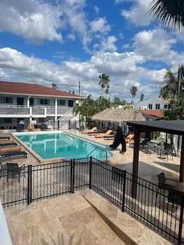holiday isles resort
