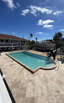 holiday isles resort