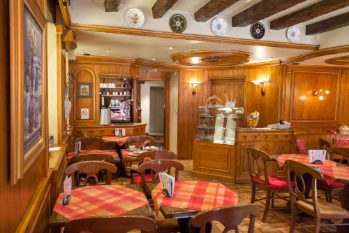 logis hotel de la cloche