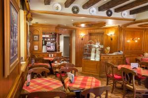 logis hotel de la cloche