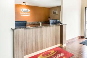 econo lodge la crosse