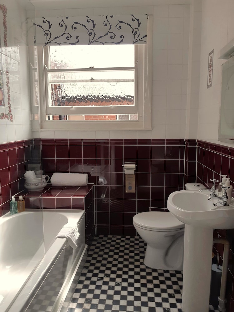 telstar guest house exeter