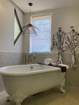 the postcard on the arabian sea