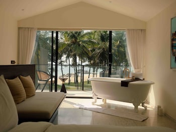 the postcard on the arabian sea