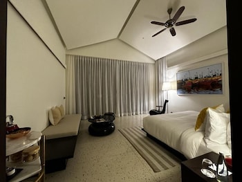 the postcard on the arabian sea