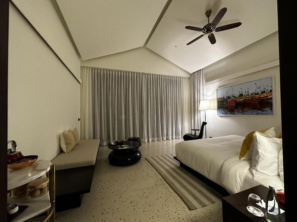 the postcard on the arabian sea