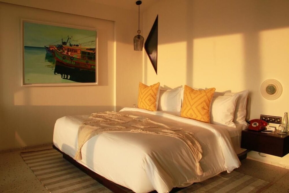 the postcard on the arabian sea