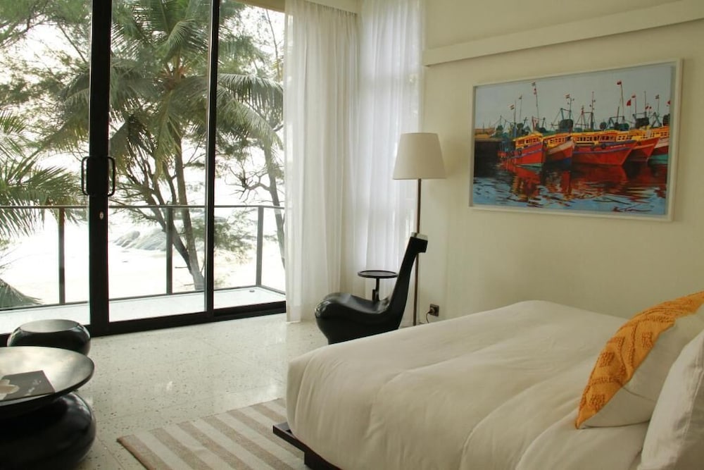 the postcard on the arabian sea