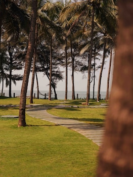 the postcard on the arabian sea