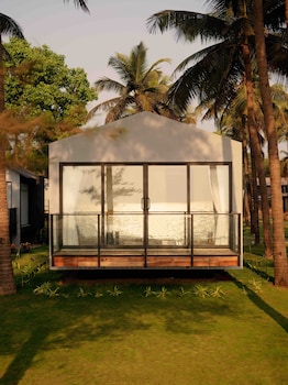 the postcard on the arabian sea