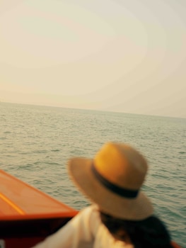 The Postcard On The Arabian Sea,,0 star