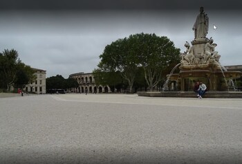 nimes