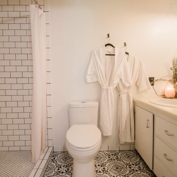 the flat a wanderlust abodes property