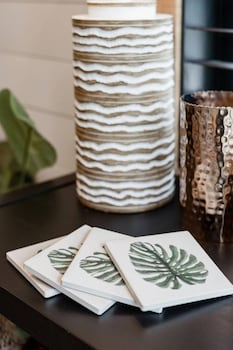 the stable tiny container home 12 min to magnolia