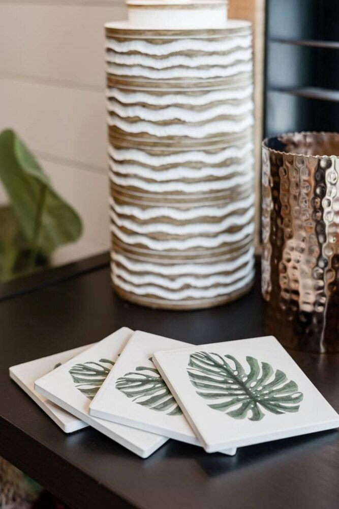 the stable tiny container home 12 min to magnolia