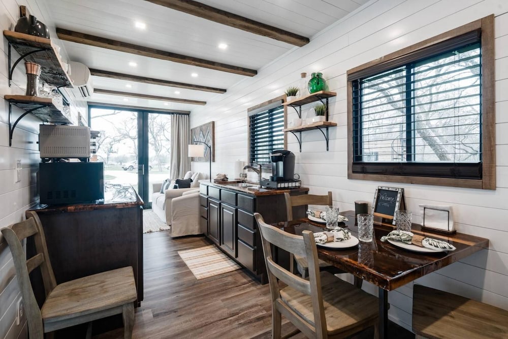 the stable tiny container home 12 min to magnolia