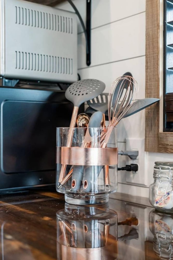 the stable tiny container home 12 min to magnolia